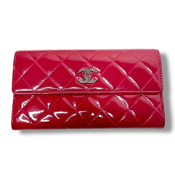 Chanel Matelasse Long Wallet in a Raspberry Red Bordeaux Patent Leather - Picture 2 of 12